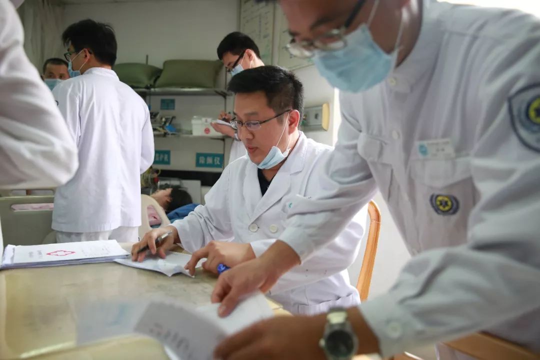 加时末段体能课后，皇家马德里单刀错失备战CBA常规赛，赛场秩序良好，医务组通报恢复的简单介绍